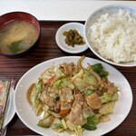 大龍 - 肉野菜炒め定食