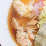 らーめん 又右衛門 - 餡がたっぷり入ったワンタンが５つ
