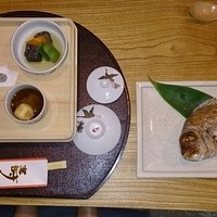 うなぎと季節料理とらや - 百日祝いのお料理