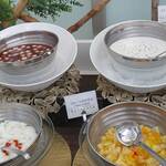 オアシス - 白玉ぜんざい、杏仁豆腐、ココナッツミルク、フルーツカクテル