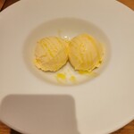 イータリー - ジェラートレモンオイル添え