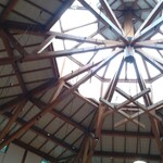 相間川温泉　ふれあい館 - 天井の梁の複雑さに感動！！