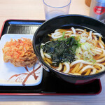 名代 箱根そば - かけうどん400円、生桜海老のミニかき揚げ