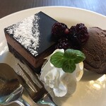 フォルクス 田無店 - ベルギーチョコレートケーキ