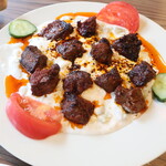 HAUS BAR RESTAURANT - ALi Nazik（アリ・ナジキ）「野菜と牛肉のヨーグルト添え」