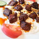 HAUS BAR RESTAURANT -  ALi Nazik（アリ・ナジキ）「野菜と牛肉のヨーグルト添え」