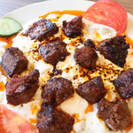 HAUS BAR RESTAURANT -  ALi Nazik（アリ・ナジキ）「野菜と牛肉のヨーグルト添え」