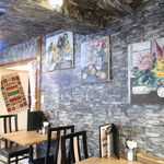 HAUS BAR RESTAURANT - 店舗内観