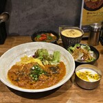 SPICY CURRY 魯珈 - 