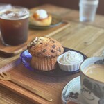 シーズカフェ - 気まぐれマフィン　チョコチップバナナ＆ピーナツクリーム