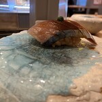 本格江戸前鮨ザギンでシースー - しめ鯖にねぎ、おおば、しょうがを混ぜた薬味