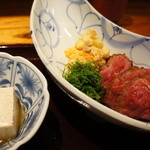 肉割烹おりん - 肉のアップ☆左はこれも大好きなゴマ豆腐。どうよ？（笑）