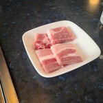 アスカ - サービスの豚肉！