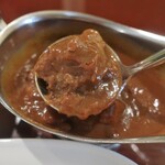 ラ・ファミーユ - ・「ビーフカレー(¥1000)」の牛肉アップ。