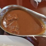 ラ・ファミーユ - ・「ビーフカレー(¥1000)」のソースポットアップ。