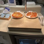 Air China Lounge - pizza？