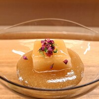 赤坂 菊乃井 - ⚫猪口
                      「長芋羹　山葵餡　花穂紫蘇」　