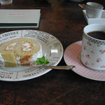 アヤ - ランチにケーキをつけてもらいました