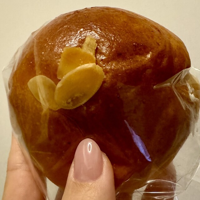 パオン昭月の生クリームあんぱんと、ホンモノのアンパンマンパン