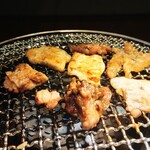 ぐりぐり家 - お肉焼いています③ (2025.05.06)