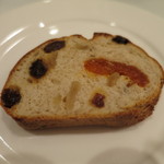 ISHIDA - 自家製パン　ドライフルーツとクルミのライ麦パン