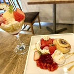 ノンカフェ - いちごとレモンのパフェ　いちごと塩ブリュレのパンケーキ ヨーグルトクリーム