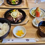 洋食屋牛銀 - 松坂牛ランプステーキ定食