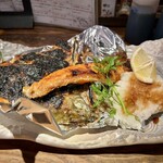 魚～ずまん - サーモンハラス！ハラスだけじゃなく、ハラミも。格安過ぎて油断してました。美味しすぎるし、ボリューム満点