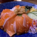 越前がに やまに水産 - ふくいサーモン親子うに丼
