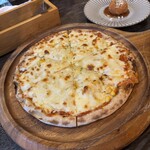 ボン・ファム - Bセットのツナマヨコーンピザ