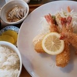 喫茶 俺ん家゛ - エビフライ（3本）定食　750円　2014/08