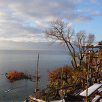 シャーレ水ヶ浜 - 冬の琵琶湖とシャレー水が浜