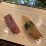 まぐろ人 - 左本鮪大トロ、右 数の子