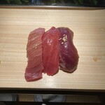 まぐろ人 御徒町出張所 - まぐろ三昧〔左中トロ、真ん中赤身、右ヅケ〕