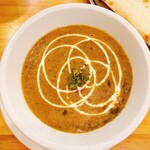 SPICY CURRY KUSUKUSU - 豆ゴロゴロ入ってる