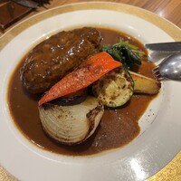 ドラード - ドラード特製荒挽きハンバーグ