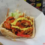 미스타 도넬 케밥 - 피타(치킨) 중간 매운맛 800엔(세금 포함)