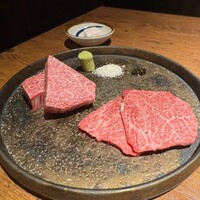 和牛とタン 焼肉 とみ 新橋本店 - 