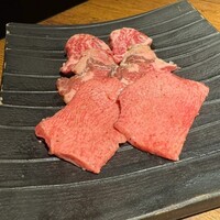 和牛とタン 焼肉 とみ 新橋本店 - 