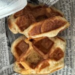 ザ ウェアハウス ビジネスラウンジ&カフェ - クロワッサンワッフルスモークチーズ入り