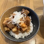 麺屋 龍壽 - 豚煮込み丼