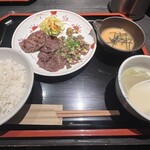 牛たん焼き仙台 辺見 大丸梅田店 - 