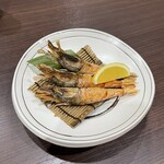 旬魚 たつみ - もさえび炙り　頭から全部食べれます。