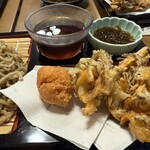 もずく麺屋 んつばた - かき揚げ、サータアンダギー