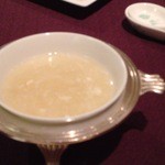 Suien - 生姜風味の冬瓜入りふかひれスープ