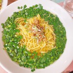 萬里 - ピリ辛ニラそば