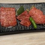 和牛焼肉 一期一縁 - あか牛と黒毛和牛の3種盛り