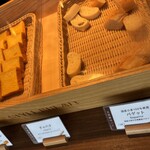 CHEESE KITCHEN RACLER - パン