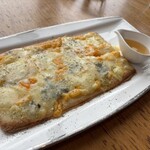 CHEESE KITCHEN RACLER - 4種チーズのピッツァ