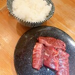 炭火マルイチ - からの，まさかのおかわりw上ハラミ&白米w